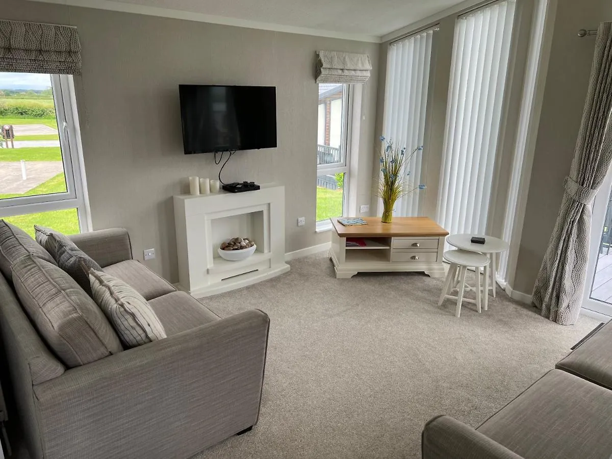 Meadow View Lodge At Hollin Barn Lodge Park Thirsk,North Yorks Holiday home Thirsk